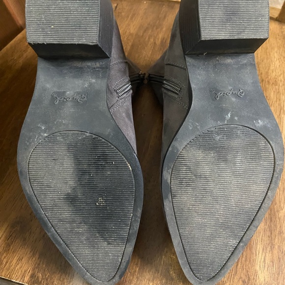 Qupid Charcoal Ankle Booties - Picture 4 of 7